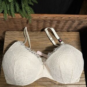 Victoria's Secret Cream Lace Bra